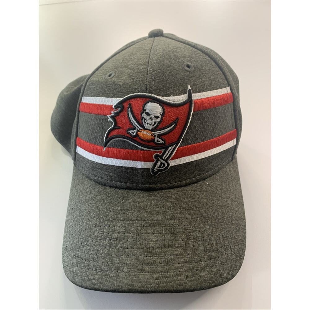 TAMPA BAY BUCCANEERS NFL New Era 39Thirty Hat Gray M-LFitted Bucs EUC Flag Logo
